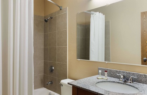 Taylor Hotel | Super 8 by Wyndham Taylor/Detroit Area