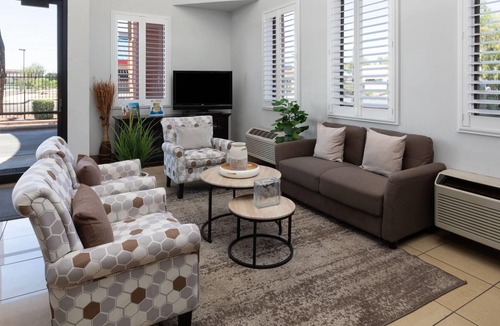Tucson Hotel | Super 8 by Wyndham Tucson/Grant Road Area AZ
