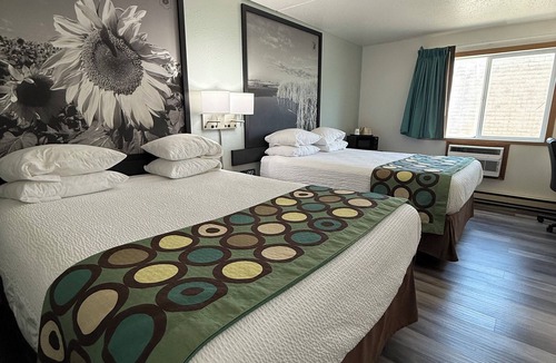 West Fargo Hotel | Super 8 by Wyndham West Fargo Main Ave ND