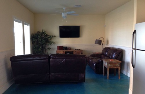 Port Aransas House | SUPER SPECIAL RATE June 14-19 - 6BR Home, Private Pool & Beach Access, Sleeps 16