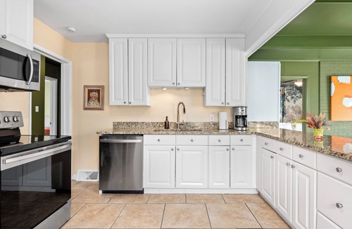 Royal Oak House | Superb 3-bedroom house with AC in Royal Oak