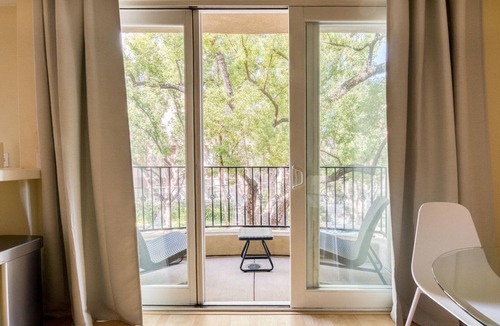 Pasadena Apartment | Superb Pasadena 1BR, nr Movies, Hiking & Restaurants, by Blueground