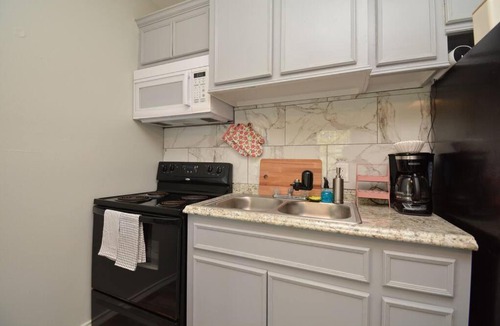 Greater East End Apartment | SuperValue Suite #8 @ East End Revitalized