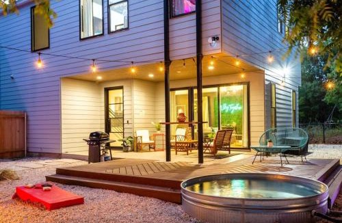 Govalle House | Supreme Eastside Home, 6 Min Drive to Downtown