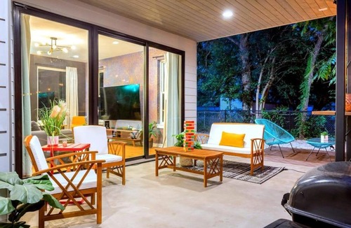 Govalle House | Supreme Eastside Home, 6 Min Drive to Downtown