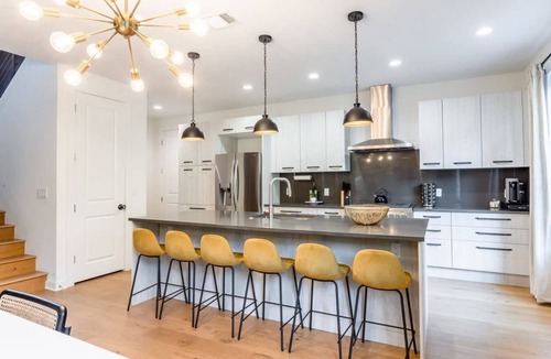 Govalle House | Supreme Eastside Home, 6 Min Drive to Downtown