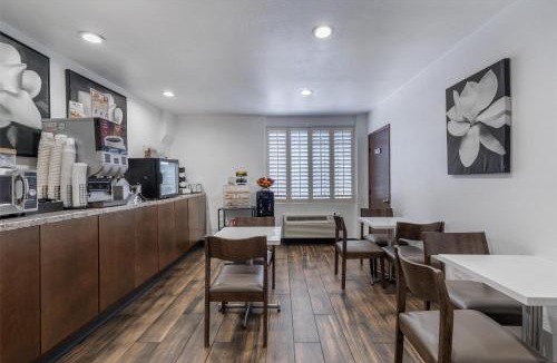 Fairfax District Hotel | SureStay Hotel by Best Western Beverly Hills West LA