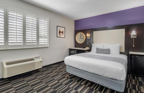 Fairfax District Hotel | SureStay Hotel by Best Western Beverly Hills West LA