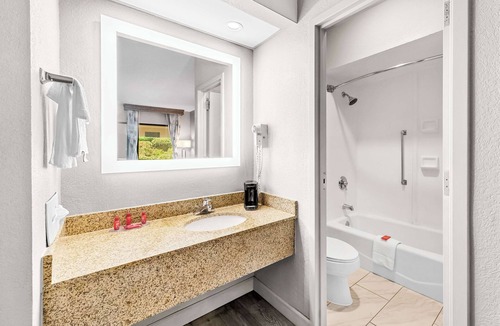 Southern Pines Hotel | SureStay Plus Hotel by Best Western Southern Pines Pinehurst