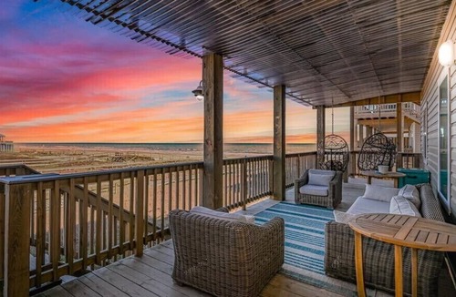 Surfside Beach Condo | Surfside Oasis-Luxury Beachfront Condo with Covered Deck Steps From Walkover