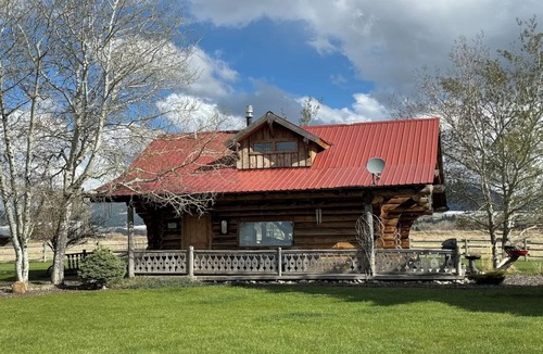 Bozeman Cabin | Susie's Place | 1 Bed, 1 Bath