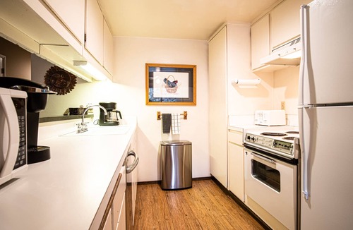 River Run Condo | SV145 - Walk to Lifts & Town - Hot Tub & Pool