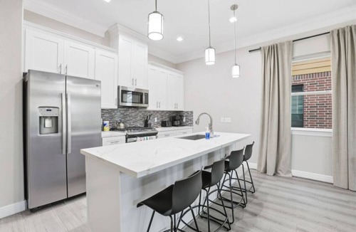 Greater Fondren Southwest House | SW Houston 2BR | King Beds, Pets Welcome