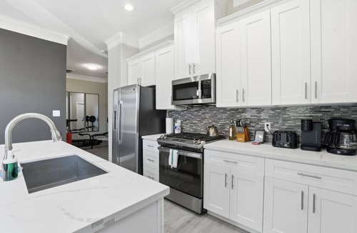 Greater Fondren Southwest House | SW Houston 2BR | King Beds, Gym, Workspace