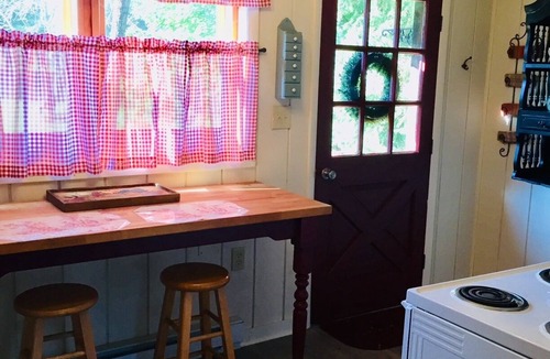 Beavercreek House | Sweet cottage with lots of privacy that's perfect for a romantic getaway.