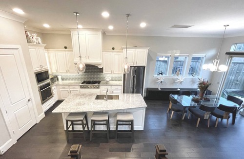 George Bush Park/Eldridge House | Sweet Retreat, Snug 3-Story 4-Bedroom Home Garage WiFi Pool