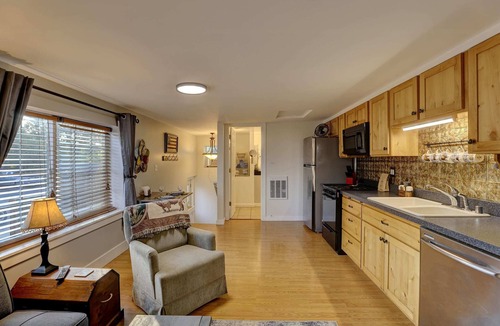 Sheridan Apartment | Sweet Wyoming Suite, Centrally located Stay + Wifi