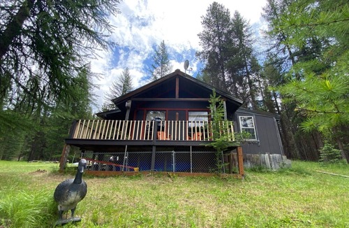 Troy Cabin | Tamarack Retreat: River Front, Kayaks, Campfire
