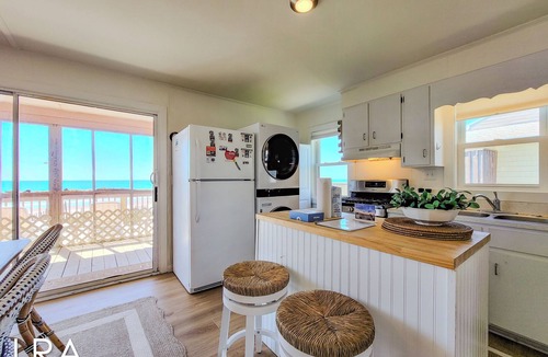 Surf City House | Tan-N-Sand - Stylish Oceanfront Beach Cottage!