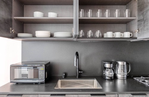 Palms Apartment | Tasteful Culver City 1BR w/Roof, walkable neighborhood, by Blueground