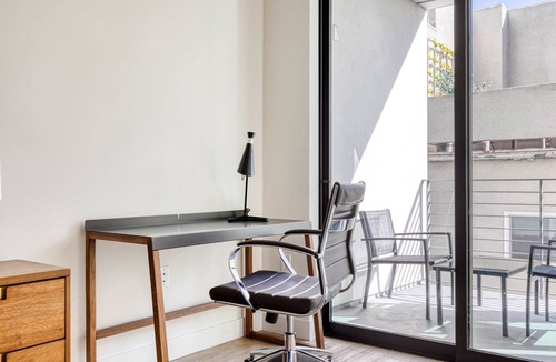 Palms Apartment | Tasteful Culver City 1BR w/Roof, walkable neighborhood, by Blueground