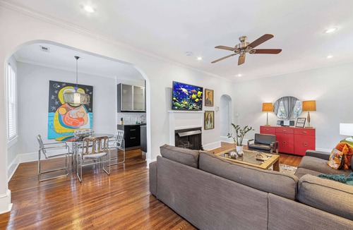 Cherry Condo | Tasteful Myers Park 2BR King Condo | Sunroom
