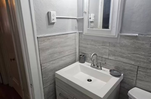 Greensboro Condo | Tastefully furnished studio condo. Centrally located in historic Fisher Park.
