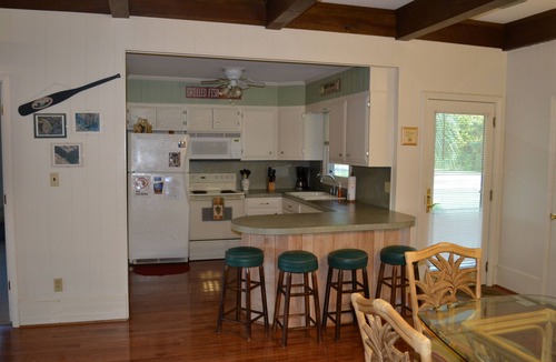 Summerton House | Taw Caw Creek Waterfront, Dock, Sandy Beach, Minutes To Big Water! NO PETS