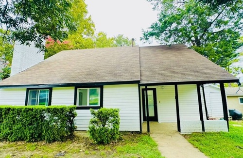 Wills Point House | TAWAKONI WATERFRONT LAKE HOUSE WITH DOCK - 4 BDR, 4 BA - WILLS POINT.
