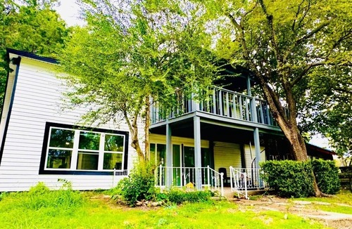Wills Point House | TAWAKONI WATERFRONT LAKE HOUSE WITH DOCK - 4 BDR, 4 BA - WILLS POINT.