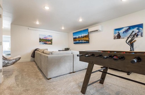 Victor House | Teewinot Townhome