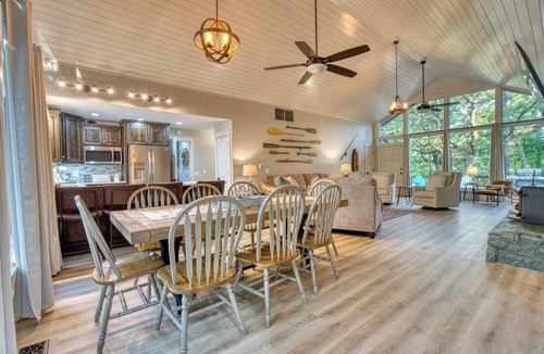 Cookson House | Tenkiller Lake Private Pickleball CourtnSleeps 20nShuffleboard Pool Tablen13Beds