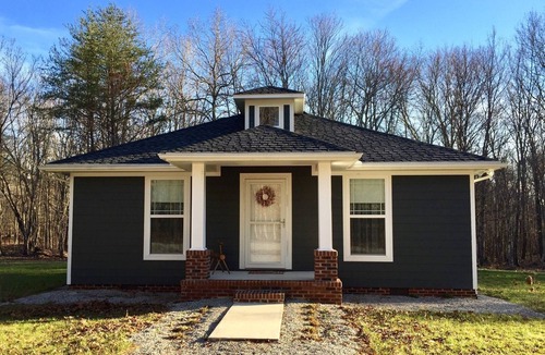 Spencer House | Tennessee Mountain Home in Beautiful Wooded Setting