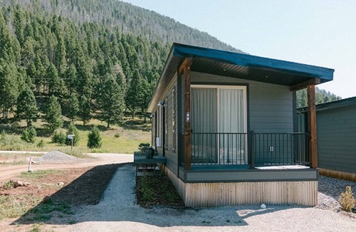 West Yellowstone Cabin | Terra Nova Cabins