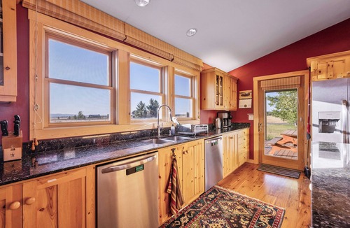 Hastings Farm House | Teton View Lodge- Spacious, Peaceful, Stunning View. Hot Tub/Sauna/Steam Shower