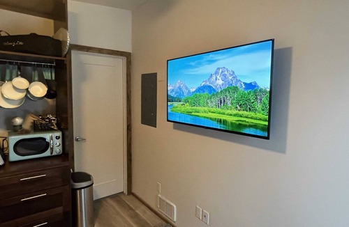 Leigh Creek Estates House | Teton View Studio - Hidden Gem Near Yellowstone