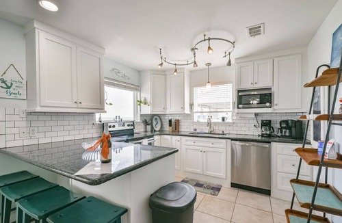 Galveston House | Texas Beach Casa | Beach View | Sea Isle Beach