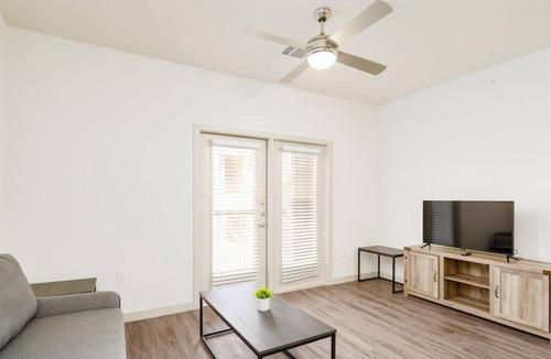 Buda Apartment | Texas Corporate Housing Professional 1BR Apartment
