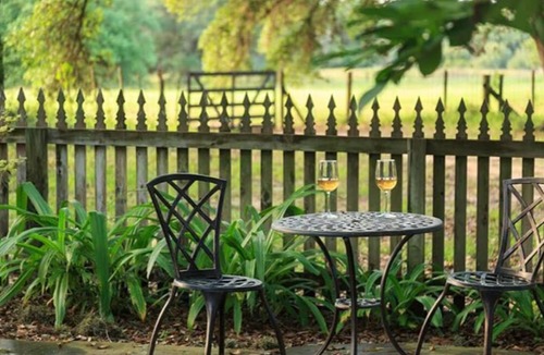 Cat Spring House | Texas Farm House getaway on BlissWood Ranch with Optional Activities & Safari!