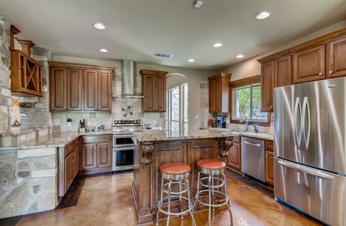 Austin House | Texas Hill Country Hideaway–A Perfect getaway in Dripping Springs!