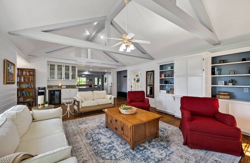 Oakland House | Texas Ranch Getaway: 27 Private Acres with Game Room & Pond