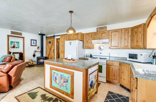 Thayne Apartment | Thayne Retreat w/Mountain Views - Near Trails!