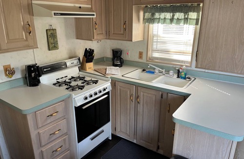 Harlingen House | The Acorn Ridge, with Pool Access!