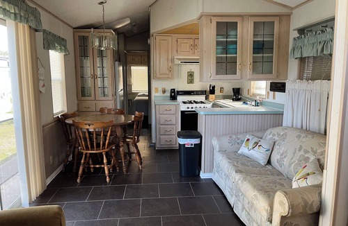 Harlingen House | The Acorn Ridge, with Pool Access!