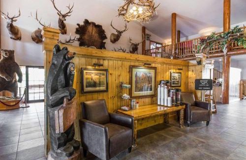 Gardiner Hotel | The Antler Lodge - Gardiner