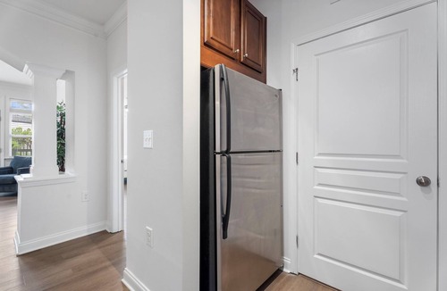Cary Apartment | The Arboretum 2br w/Balcony & Hardwoods 1
