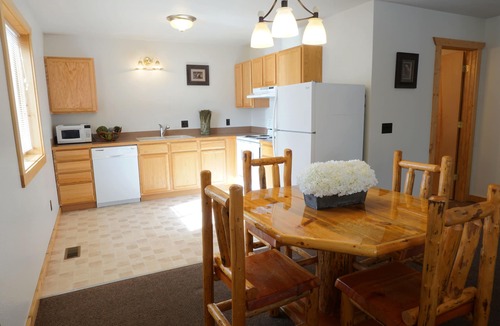 West Yellowstone Condo | The Aspen-Comfortable two bedroom, just two minutes to Yellowstone