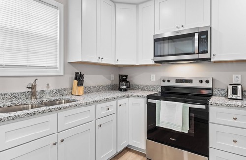 Kannapolis House | The Aspen ~ New, Trendy 3 Bed Near The Action