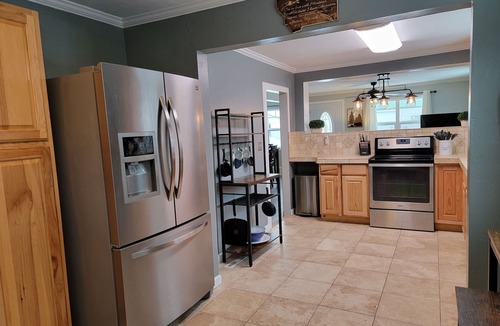 Columbia Falls House | THE AVOCADO ABODE ! Glacier National Park DT Columbia Falls Whitefish KIDS FAV!