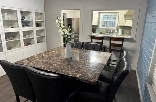 Government Hill House | The Azure Charm — Amazing 3BR 2BA Home 1 Mile to Fort Sam Houston & The Pearl